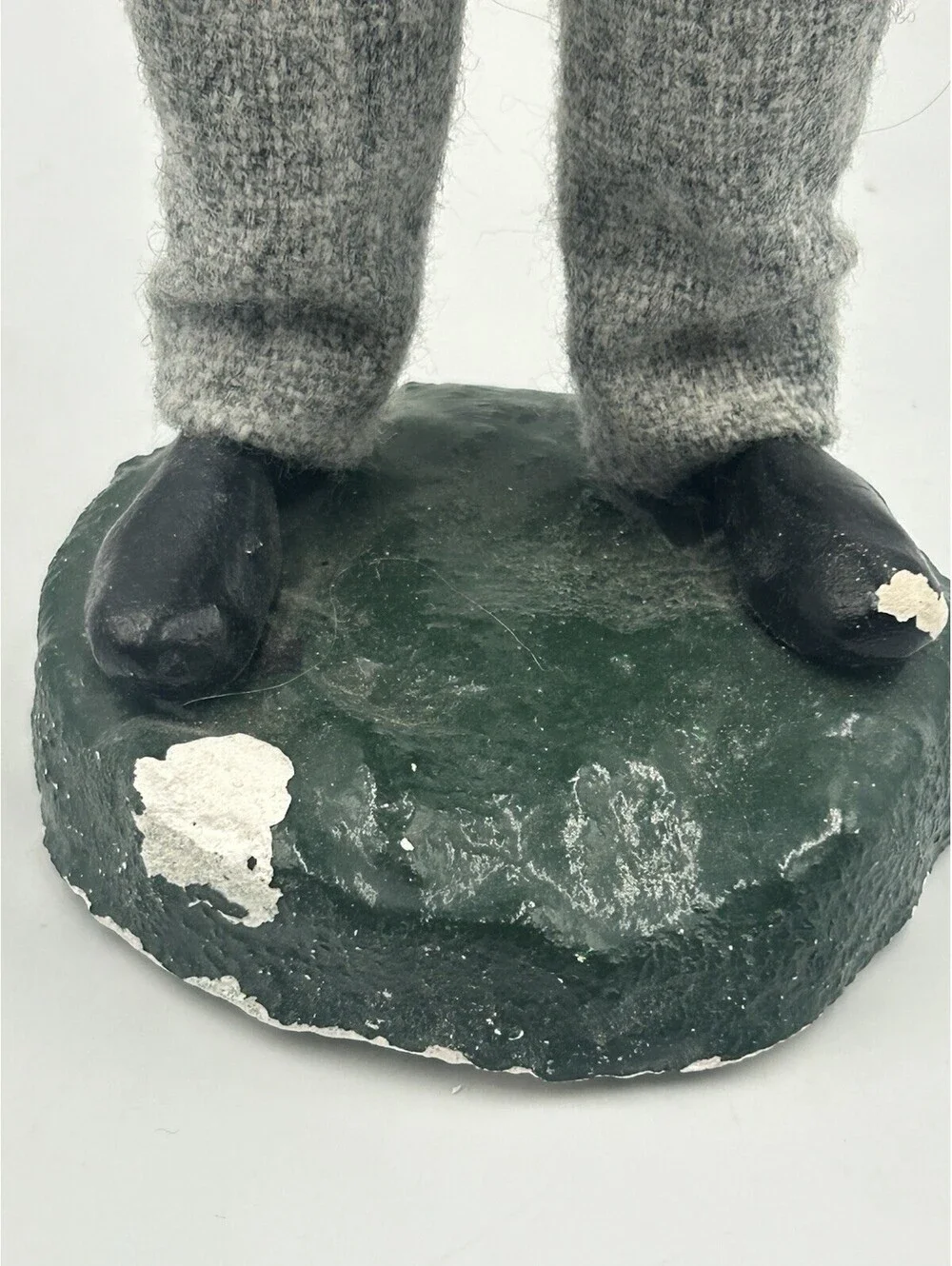 Vintage 1982 Byers Choice Ltd Caroler Woman Green Coat Plaid Scarf 13” Figurine